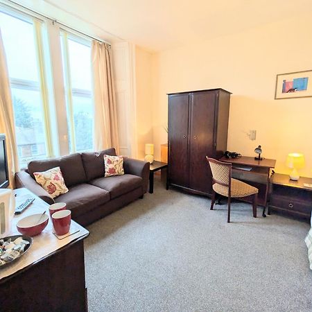 Hollybank - Ensuite Room & Use Of Large Shared Kitchen Dumfries Bagian luar foto