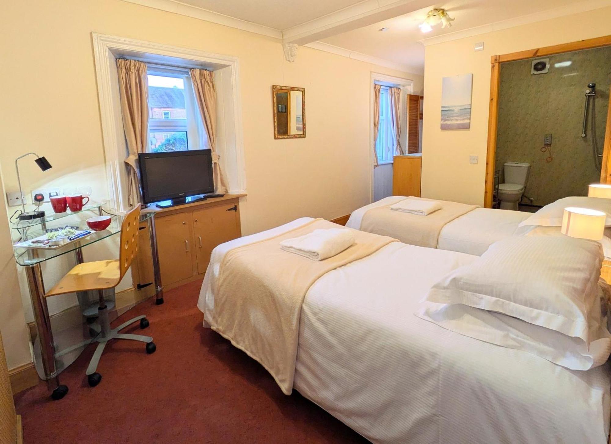 Hollybank - Ensuite Room & Use Of Large Shared Kitchen Dumfries Bagian luar foto