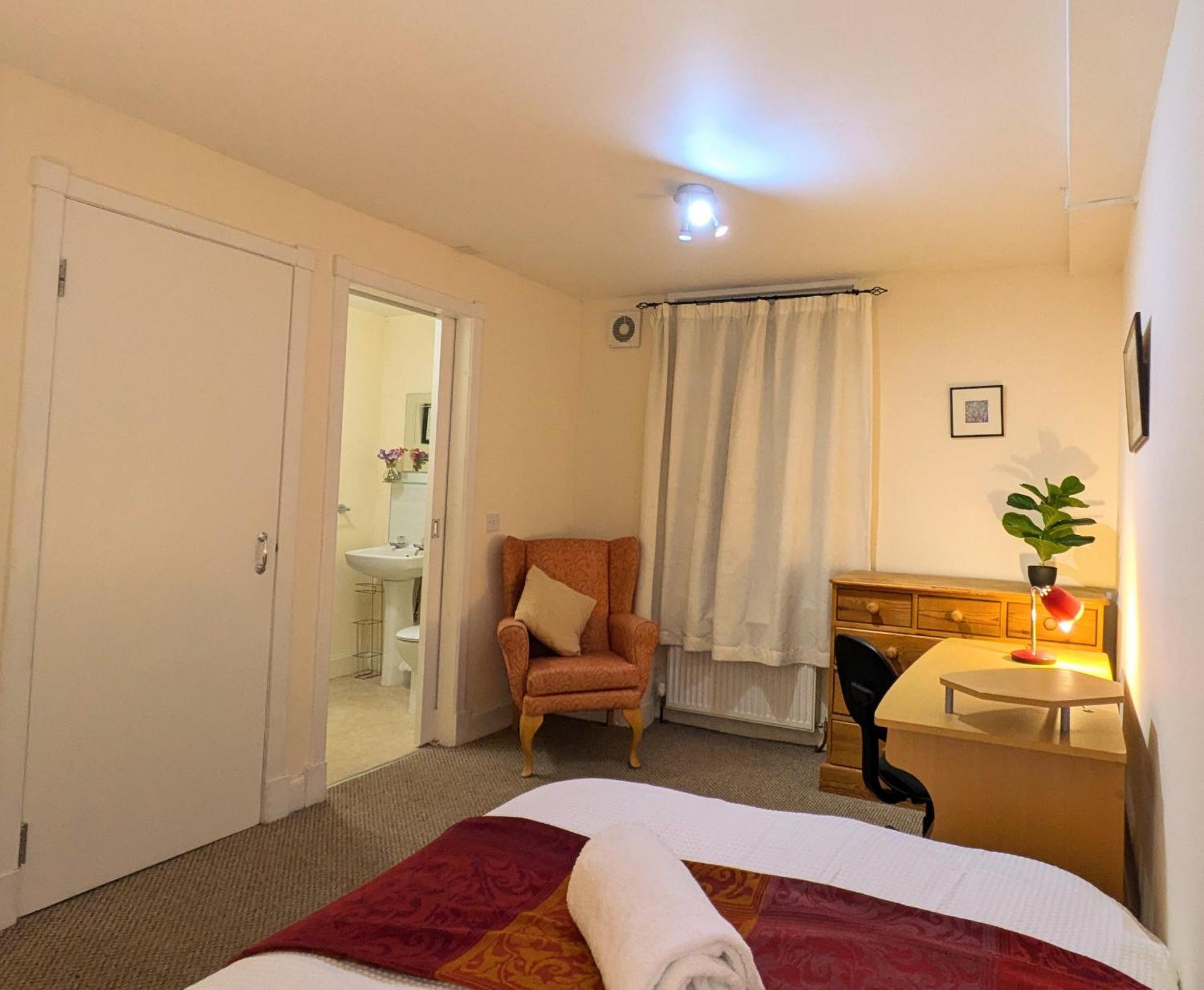 Hollybank - Ensuite Room & Use Of Large Shared Kitchen Dumfries Bagian luar foto