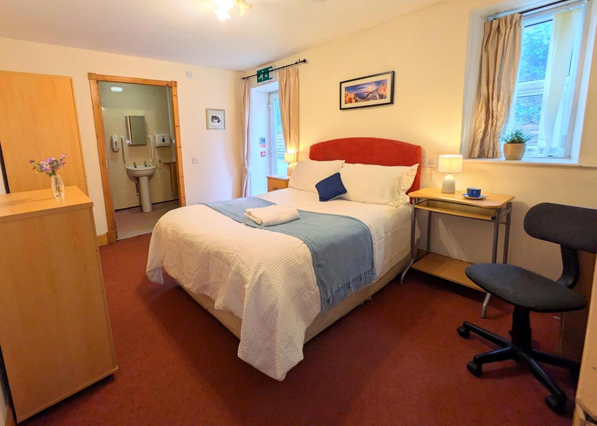 Hollybank - Ensuite Room & Use Of Large Shared Kitchen Dumfries Bagian luar foto