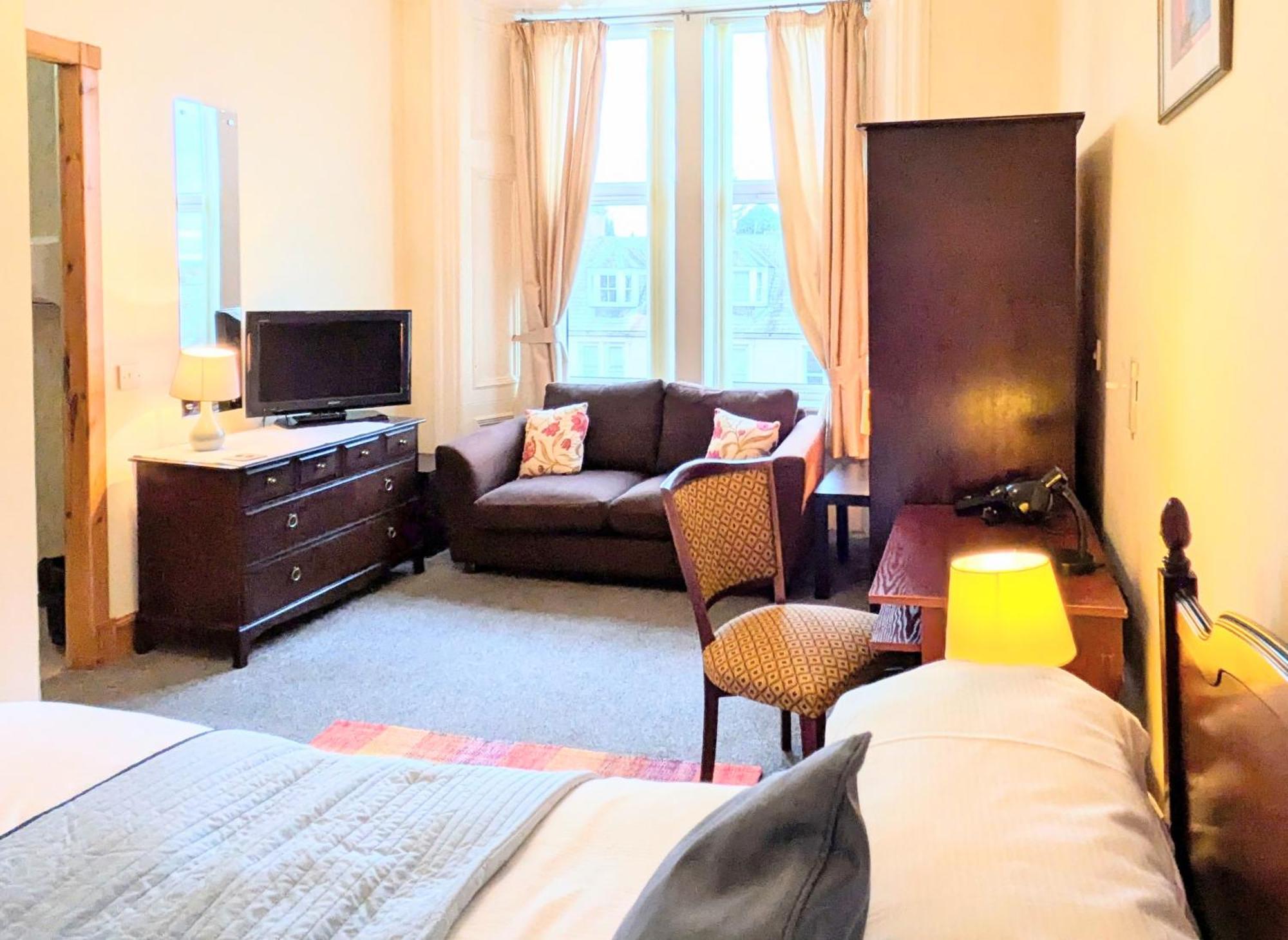 Hollybank - Ensuite Room & Use Of Large Shared Kitchen Dumfries Bagian luar foto